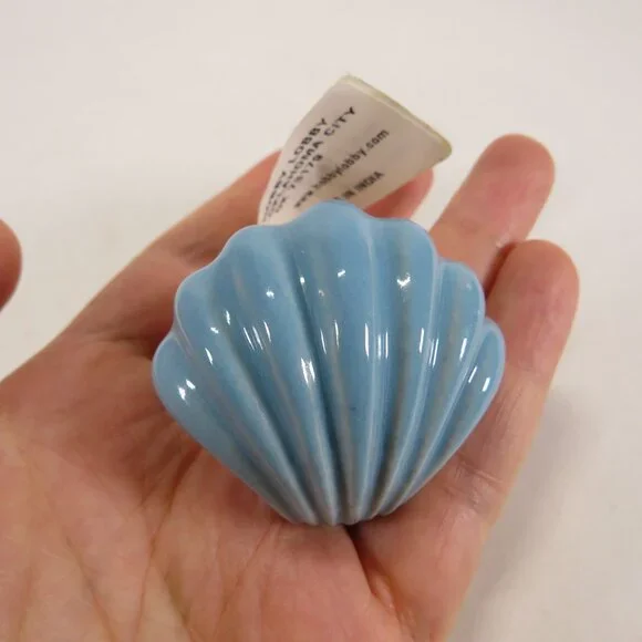 ceramic seashell drawer pull - Picture 4 of 4